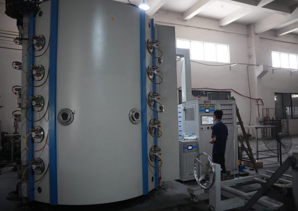 1.重点展示镀钛炉部分